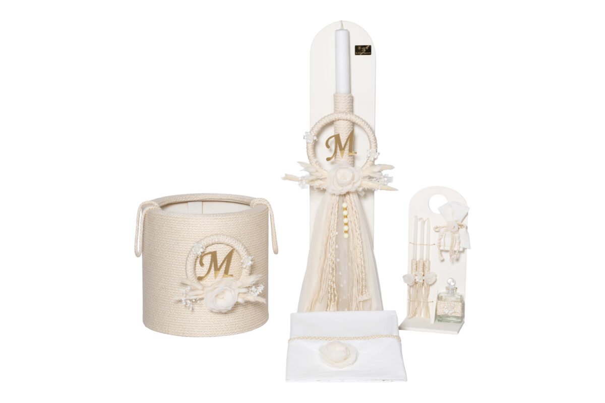 XP8_7717_.jpg Σετ Βάπτισης Κορίτσι "Monogram Cream Beige" – Premium Σετ Κουμπάρου με Καλάθι & Plexiglass Μονόγραμμα - Image 1
